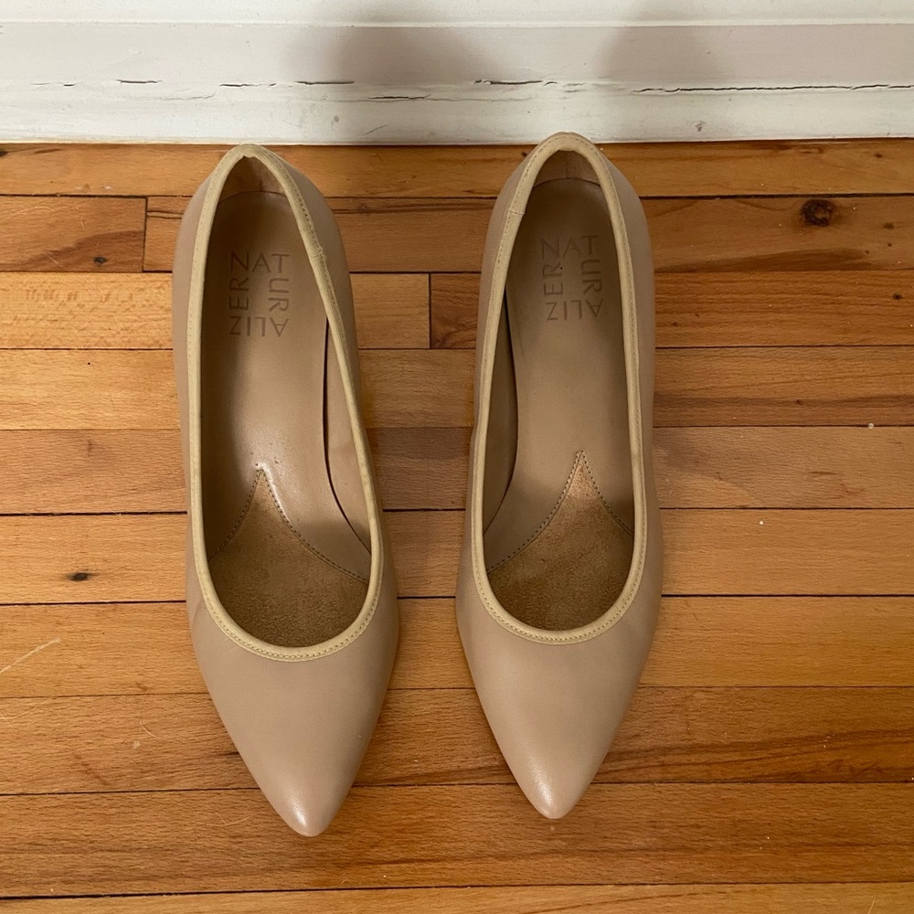 {Naturalizer} Nude Pumps - Women’s Size 8 - Picture 2 of 6